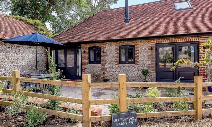Tangmere Cottage | The Lodge at Oldbury Barns