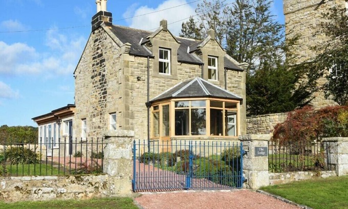 Elsdon Cottage | THE LODGE (ELSDON), pet friendly, country holiday cottage in Elsdon