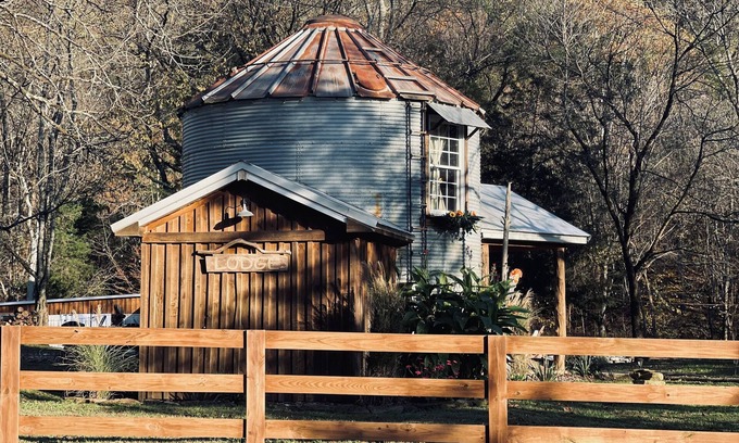 Belfast Cabin | The Lodge Grain Bin at Goose Creek Farm in Cornersville TN