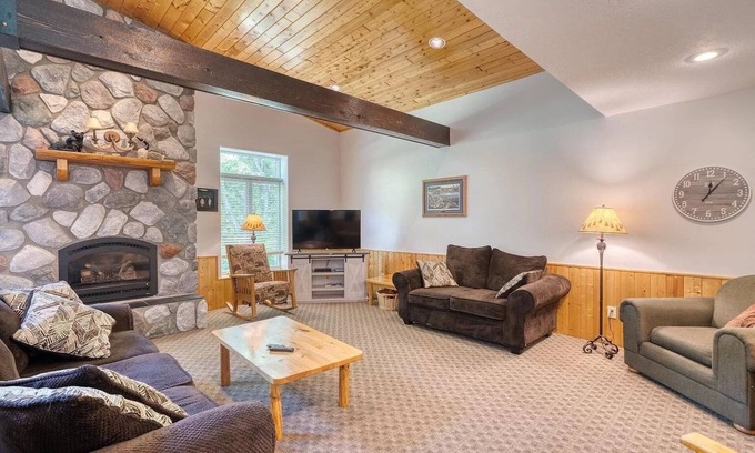 Squaw Lake Cabin | The Lodge: Hot Tub Fireplace RiverFront Pet Friendly Cabin