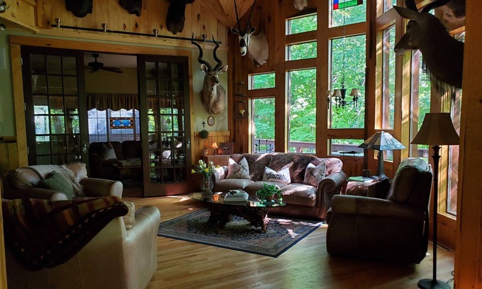 Alexandria House | The Lodge on Maple Island