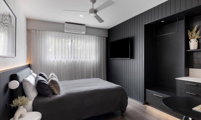 Mount Gambier Apartment | The Lodge - Room 3 - Luxury Central private Rooms, Free wifi