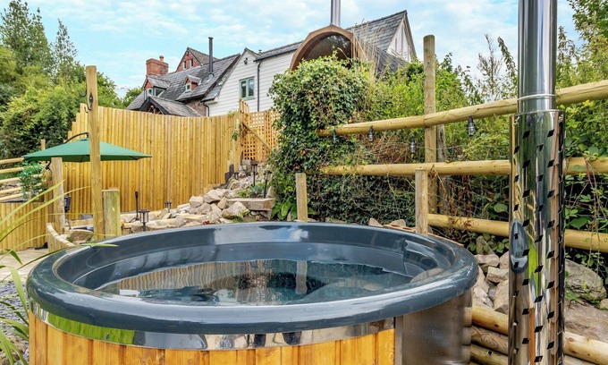 Pontesbury Cottage | The Lodge Spa - UK47837