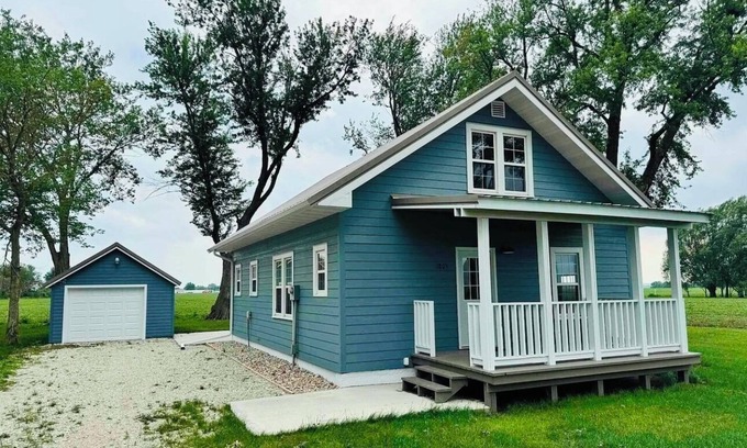 Onawa House | The Loess Hills Cottage