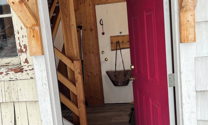 Vernon Cottage | The Loft - a cozy getaway for two