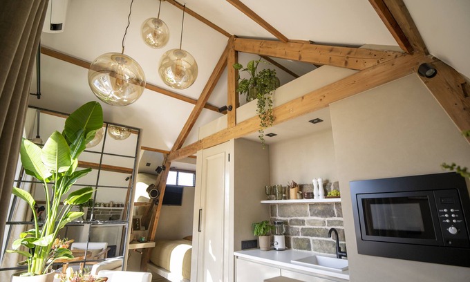 Sassenheim Bed & Breakfast | The LOFT; a luxury studio with private wellness & sunny roof terrace