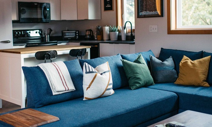 University Park Apartment | The Loft; An Elevated Apartment in N Portland. Close to University of Portland