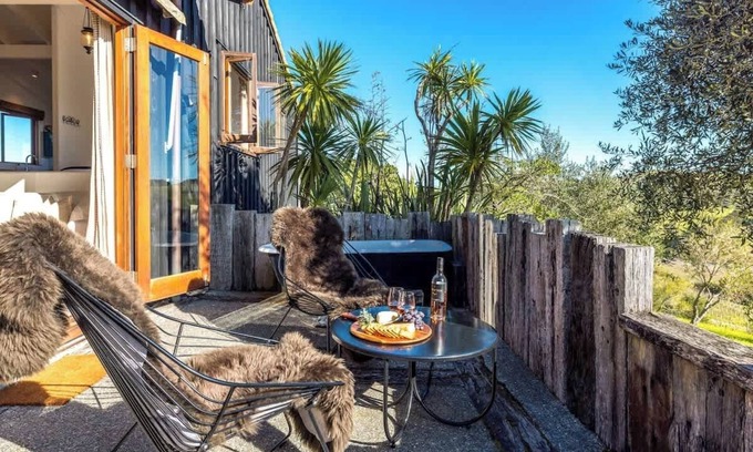 Onetangi House | The Loft at Cypress Ridge Estate | Stay Waiheke