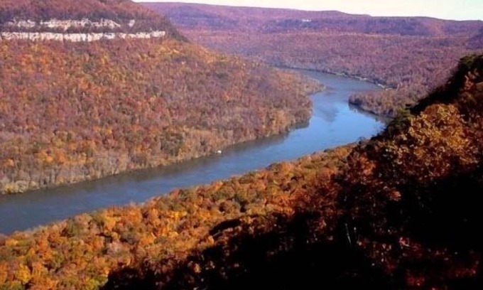 Whiteside House | The Loft at River Canyon! Lakefront! NO FEES!