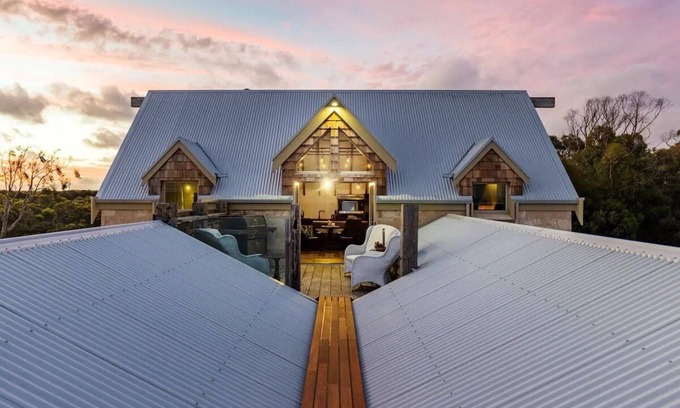 Eyre Peninsula Apartment | The Loft at Tulka House. The Seafood capital of South Australia.