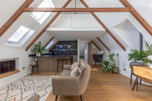 Pease Pottage Apartment | The Loft