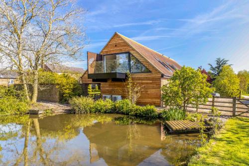 Kelmarsh House | The Loft : Luxury Countryside Retreat for Family & Friends