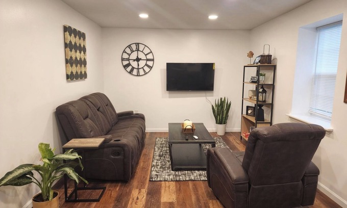 Summerlee Apartment | The Loft on Main