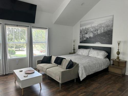 Kennesaw House | The Loft