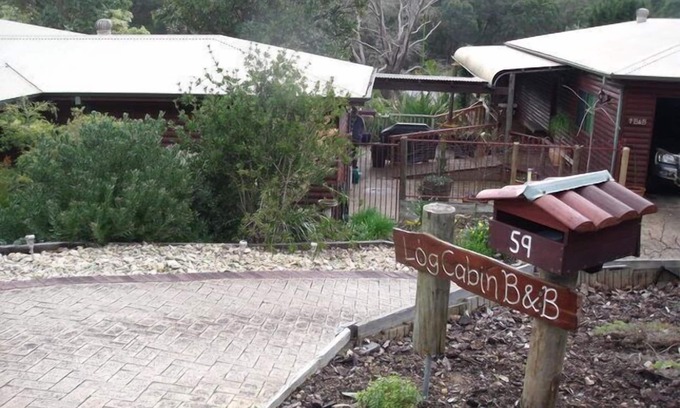 Pemberton Bed & Breakfast | The Log Cabin - Red Robin