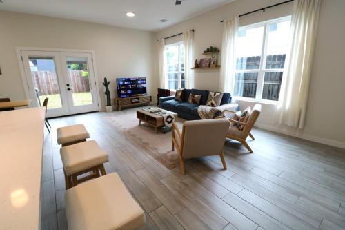 MLK House | The Lone Star Lodge Cowboy Retreat