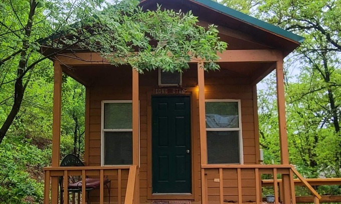 Chico Cabin | The Lonestar at Northside Marina & Resort