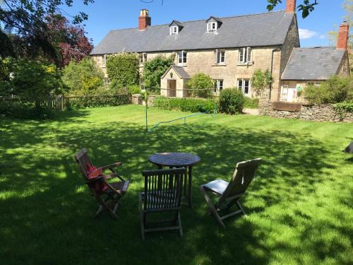Ampney Crucis Bed & Breakfast | The Long House