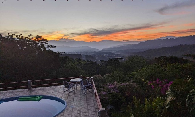 Garabito House | The Lookout. A nature lovers paradise.