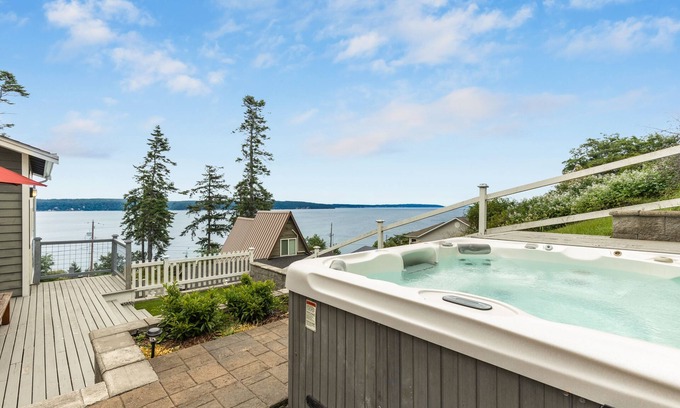 Greenbank House | The Lookout at Crane's Landing by AvantStay