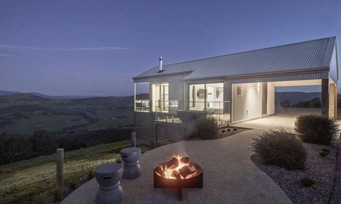 Myrrhee Cabin | The Lookout by Mt Bellevue - Stay at our Vineyard with Views Forever!