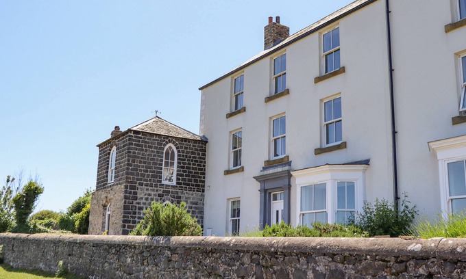 Embleton Apartment | THE LOOKOUT (EMBLETON), family friendly, with open fire in Embleton