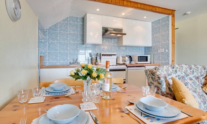 Hele Cottage | The Lookout