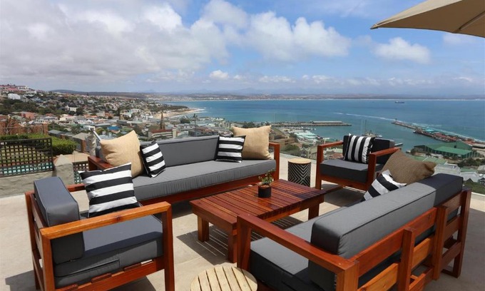 Linkside House | The Lookout Guest House