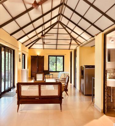 Maina Cabin | The Lookout, Hilltop Cottage