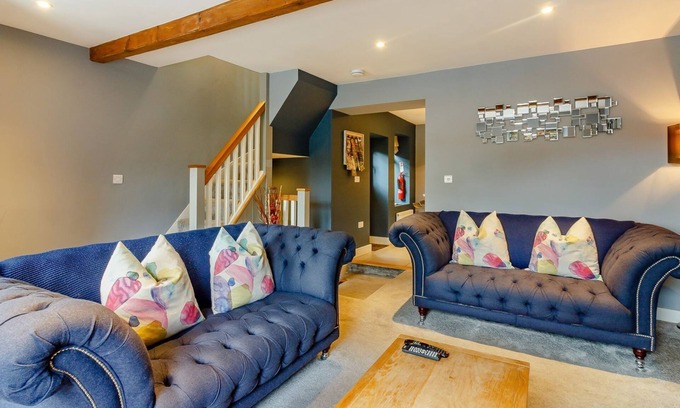 Hepworth Cottage | THE LOOKOUT, pet friendly, luxury holiday cottage in Holmfirth