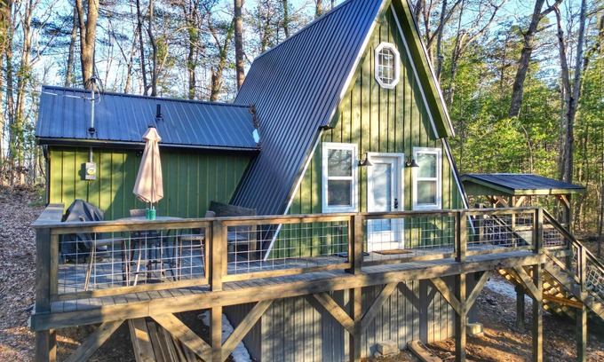 Campton Cabin | The Lookout | RRG | Hot Tub!