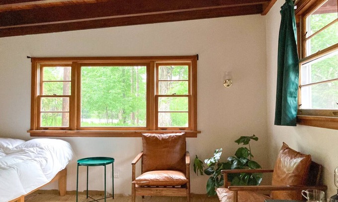 Indian Lake Hotel | The Lorca ADK Motel Room 1