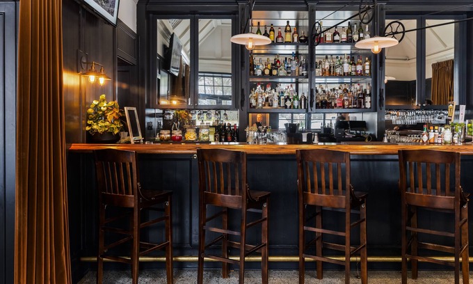 Wilson Hotel | The Louis Hotel