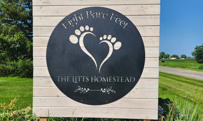 South Haven House | "The Love Shack" For Couples - Private Hot Tub, Meals, Pampering, Pet Sitting!