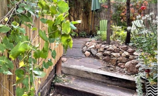 Manitou Springs Cottage | The Love Shack @ Manitou Incline