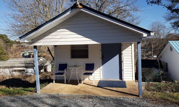 McCaysville Apartment | The Love Shack