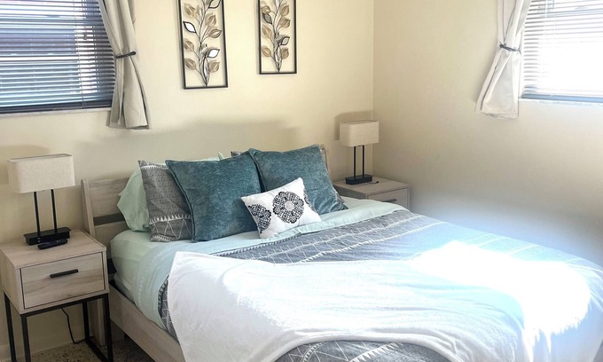 Southside Apartment | The Lovely La Petite 2-bedroom Duplex with AC, WiFi in Wonderful Jacksonville