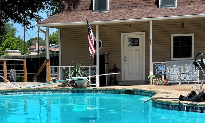 Hewitt Cottage | The lovely Texas Rose House nestled just outside of Waco, TX is relaxation ready