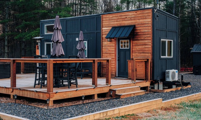 Vesta Cabin | The Lovers' Nest in Stuart, VA