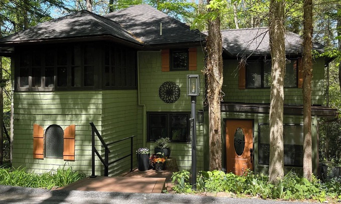 Timber Hills Cottage | The Lucky Lakeside