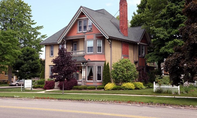Ludington Bed & Breakfast | The Ludington House