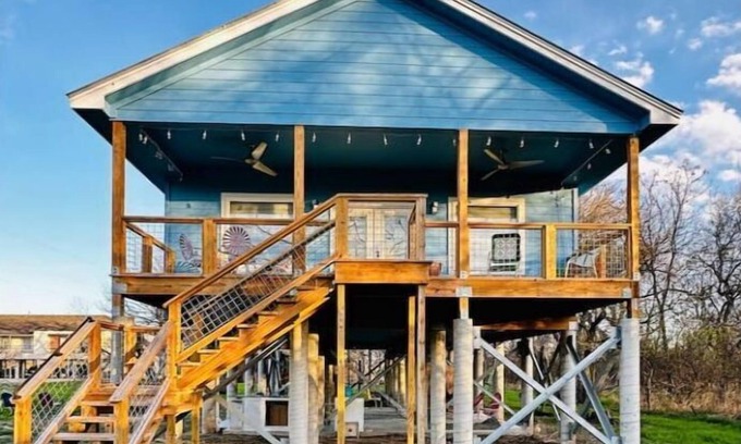 San Marcos House | The Lux Blanco River Retreat