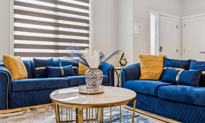 Southwest Calgary House | The Luxe Haven - Family & Pet Friendly Gateaway near downtown