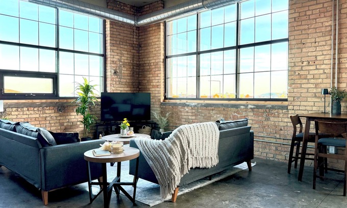 Canal Park Apartment | The Luxe Loft in Canal Park | NEW- Boho-Chic