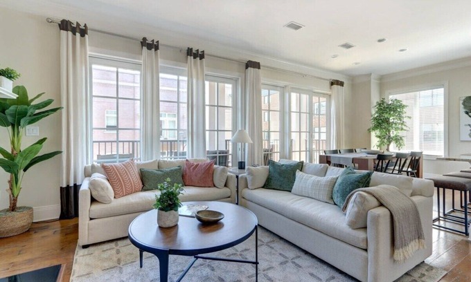 Historic District - North Condo | The Luxury Loft on Bay Street, Modern | Central