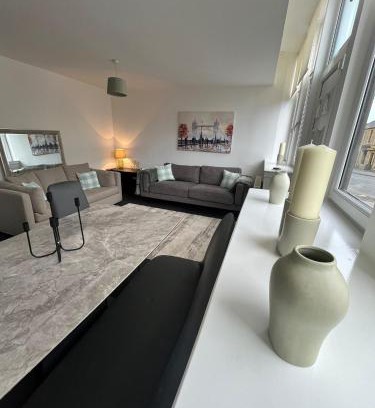 Shotts Apartment | The M Rooms at 144