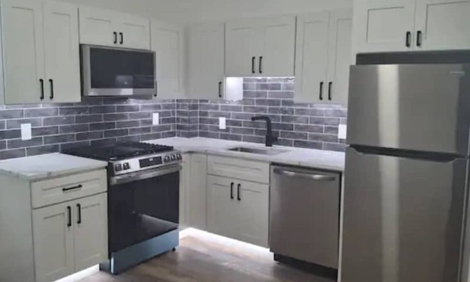 Providence Apartment | The Macro-Lux at Lower Atwells 2BR APT Ldry.DW "P"