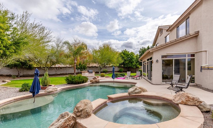 Rovey Farm Estates House | The Magic on Midway Luxury Home in Glendale - 5 BR/2.5 Bath/Unique Game Room