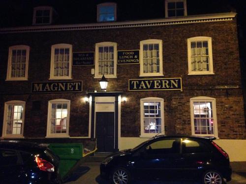 Boston House | The Magnet Tavern