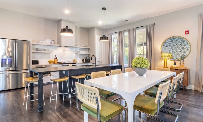 Germantown Apartment | The Magnolia #10 - AvantStay | Germantown w/Private Balcony